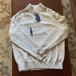 Mens Izod sweater brand new